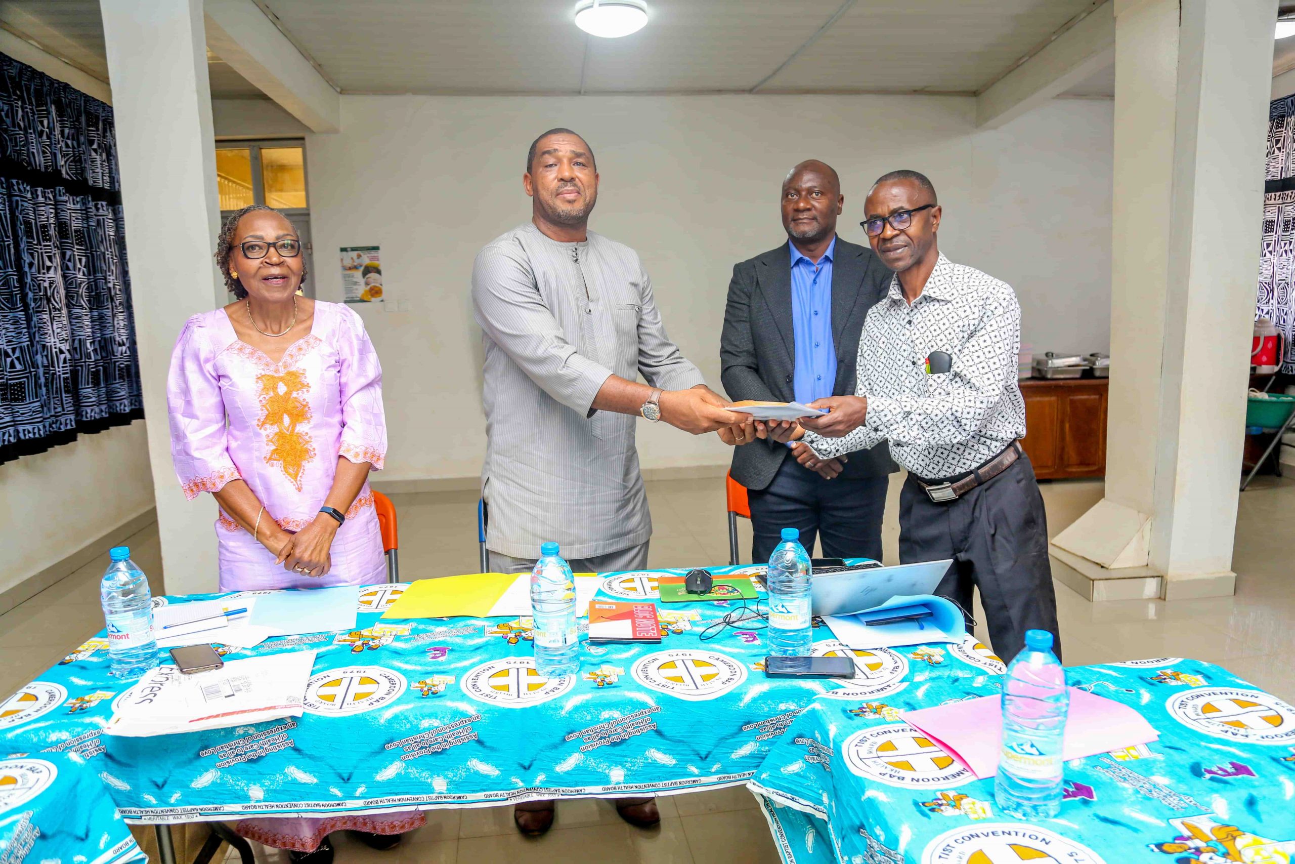 DHS salutes NCD PCP Manager & presents to him the UN Task Force Award